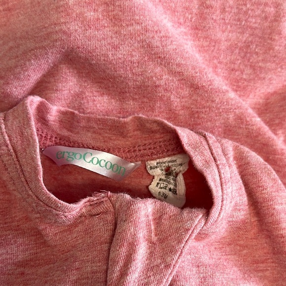 Ergo Pouch Pink Sleep Sack/Pod with 2-way zipper & Cozy stretch Texture. 0.2 TOG - Picture 2 of 4